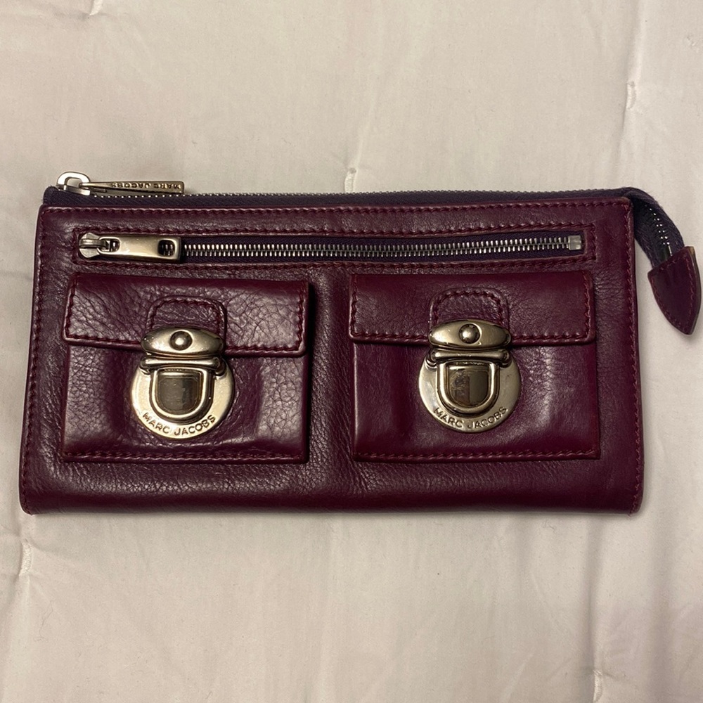 ‼️CLASSIC‼️ MARC JACOBS double buckle wallet